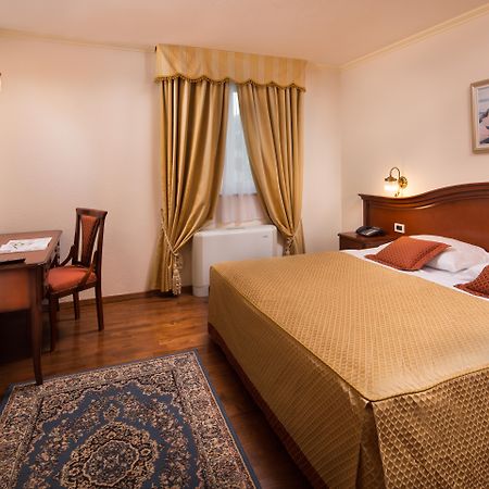 Hotel Savoy Opatija Bagian luar foto