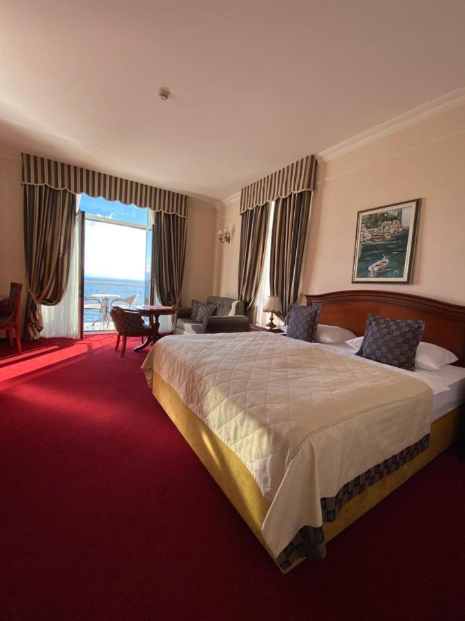 Hotel Savoy Opatija Bagian luar foto