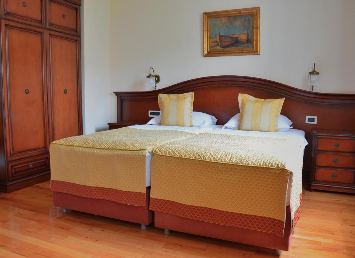 Hotel Savoy Opatija Bagian luar foto