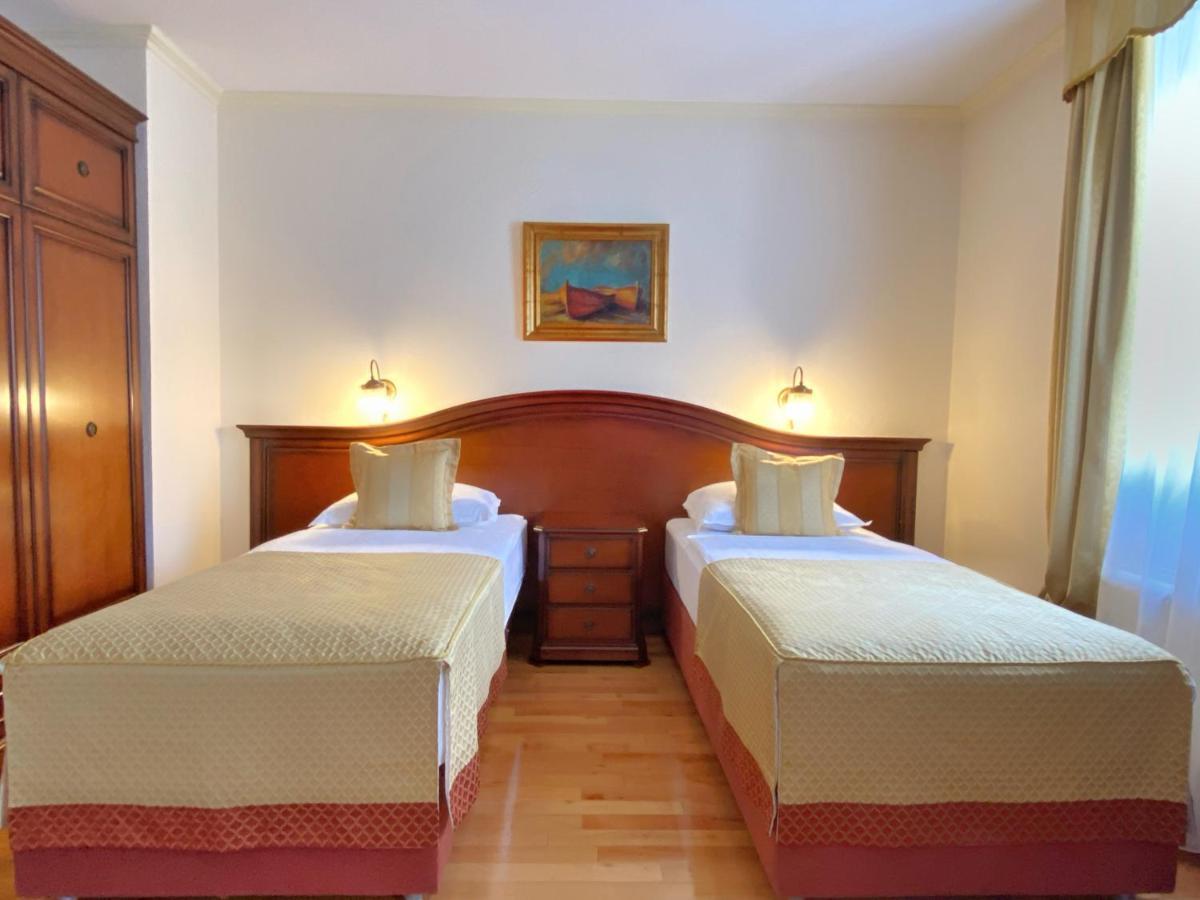 Hotel Savoy Opatija Bagian luar foto