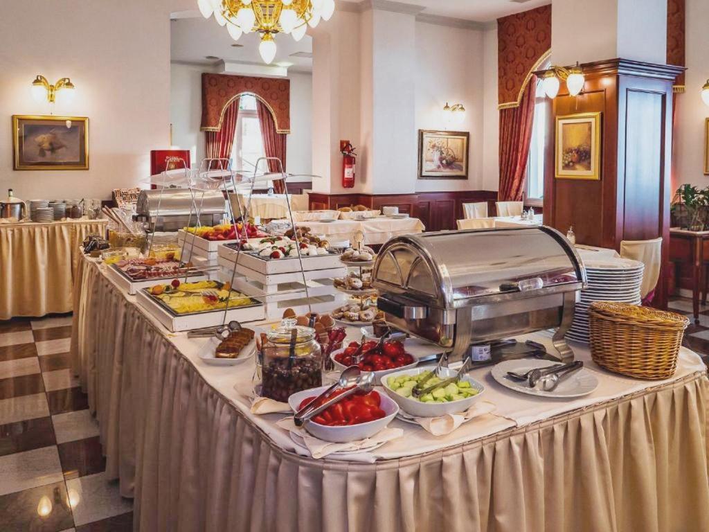 Hotel Savoy Opatija Bagian luar foto
